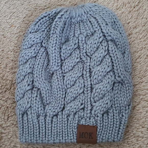 Accessories - New ponytail beanie